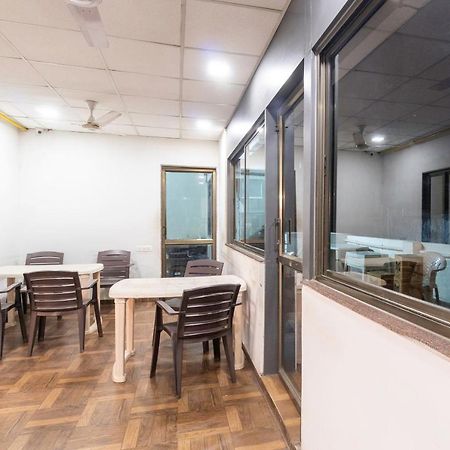 Oyo 13535 Aakash Hotel Ahmedabad Buitenkant foto