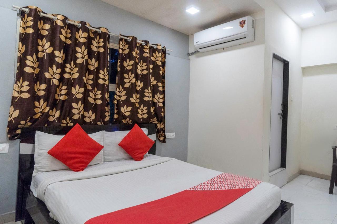Oyo 13535 Aakash Hotel Ahmedabad Buitenkant foto