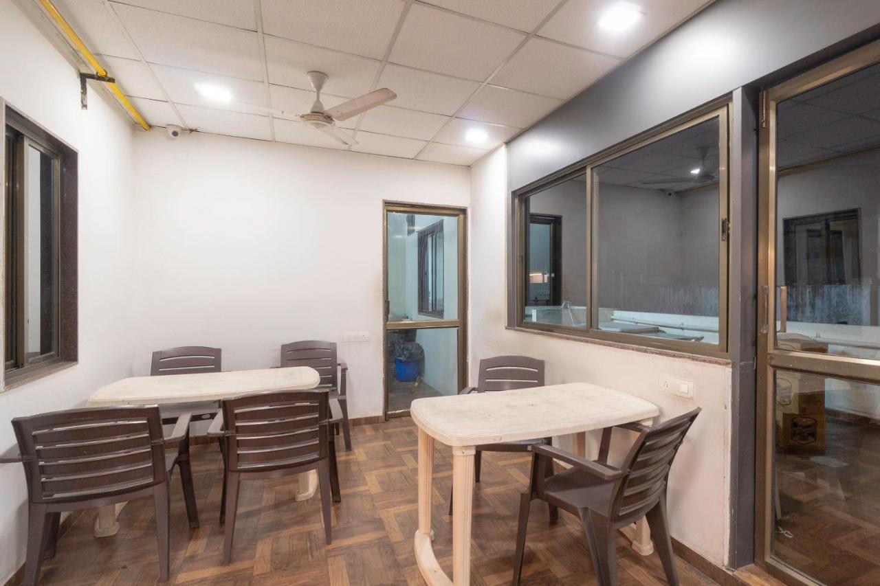Oyo 13535 Aakash Hotel Ahmedabad Buitenkant foto