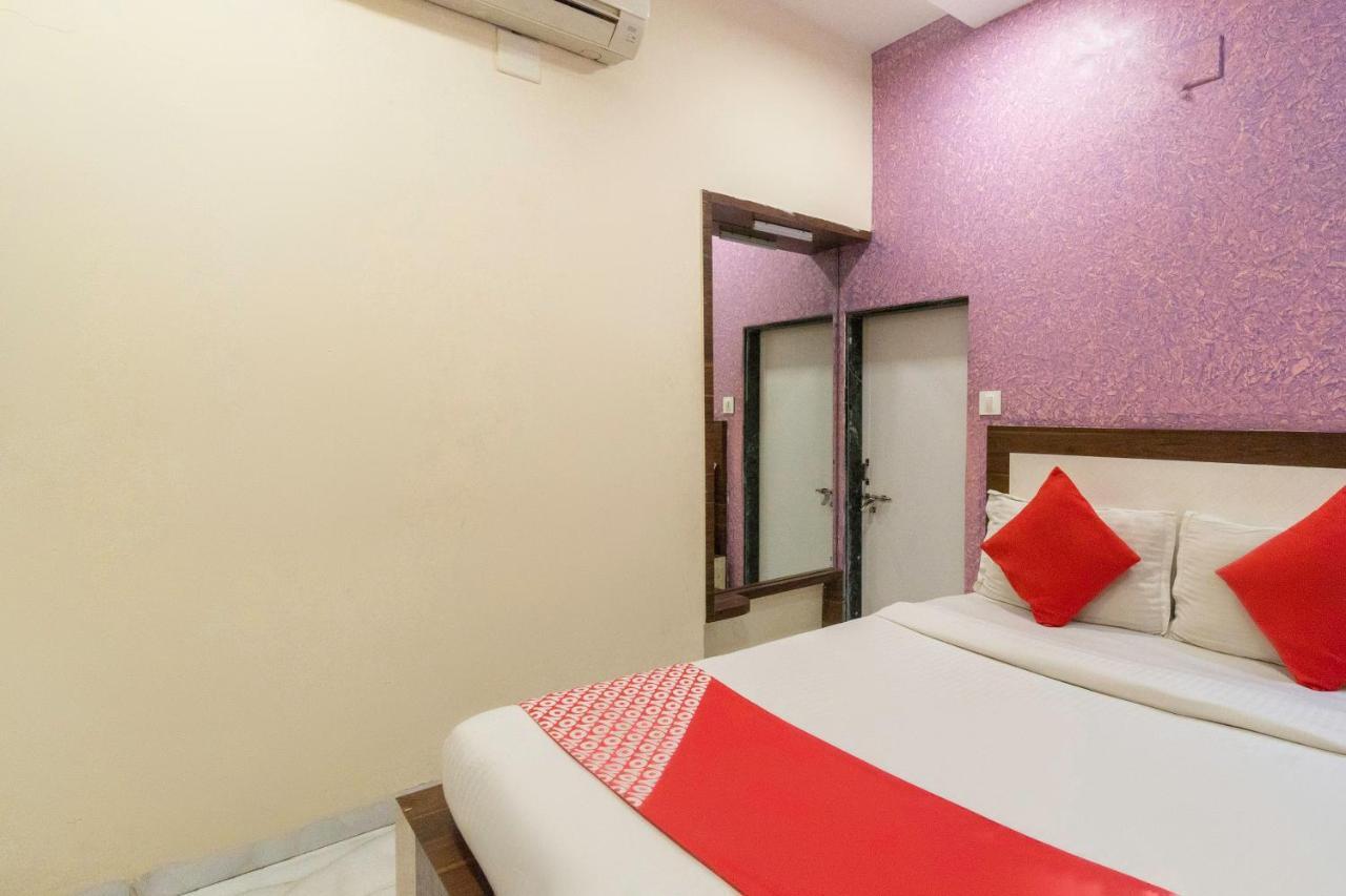 Oyo 13535 Aakash Hotel Ahmedabad Buitenkant foto