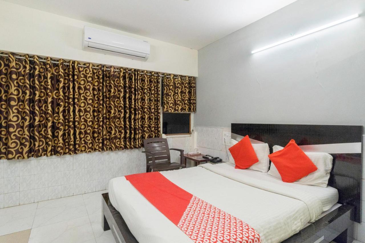 Oyo 13535 Aakash Hotel Ahmedabad Buitenkant foto