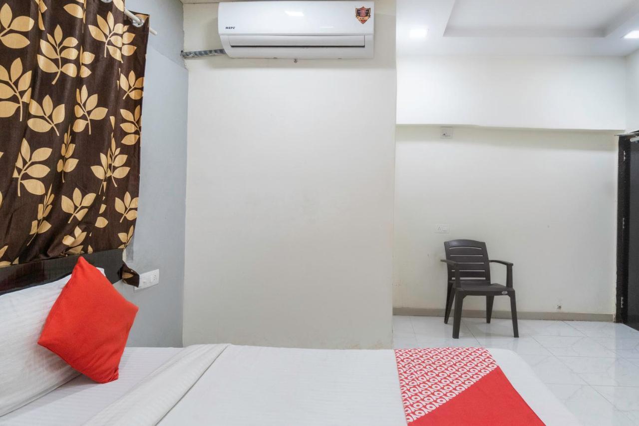Oyo 13535 Aakash Hotel Ahmedabad Buitenkant foto